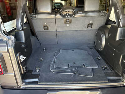 2022 Jeep Wrangler Unlimited, $32900. Photo 5