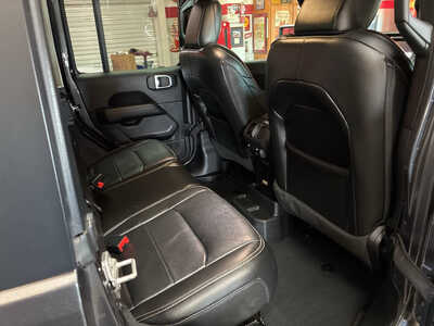 2022 Jeep Wrangler Unlimited, $32900. Photo 9