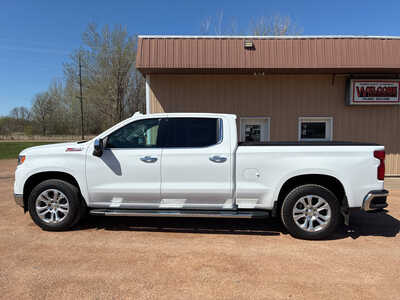 2024 Chevrolet 1500 Crew Cab, $37995. Photo 2