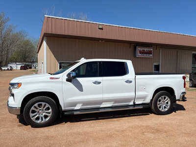 2024 Chevrolet 1500 Crew Cab, $37995. Photo 1