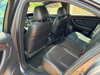 2014 Ford Taurus, $8000. Photo 10