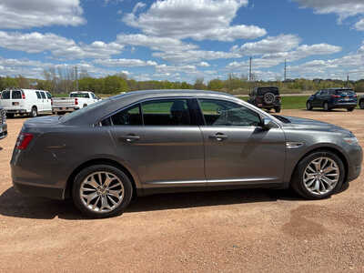 2014 Ford Taurus, $8000. Photo 5