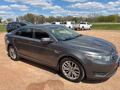 2014 Ford Taurus, $8000. Photo 6