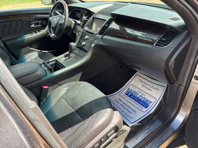2014 Ford Taurus, $8000. Photo 8