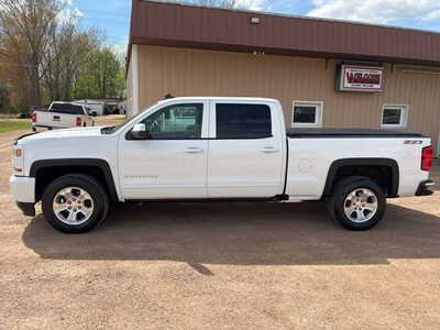 2016 Chevrolet 1500 Crew Cab, $10995. Photo 2