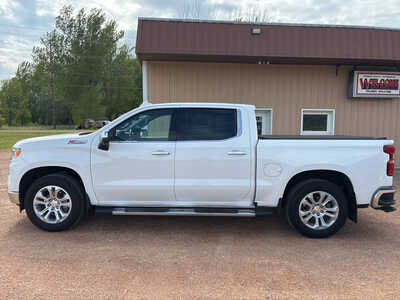 2024 Chevrolet 1500 Crew Cab, $43500. Photo 2