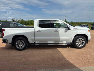 2024 Chevrolet 1500 Crew Cab, $43500. Photo 5