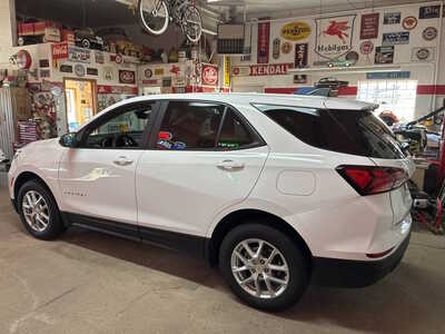 2024 Chevrolet Equinox, $15900. Photo 5