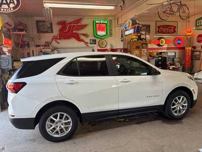2024 Chevrolet Equinox, $15900. Photo 8
