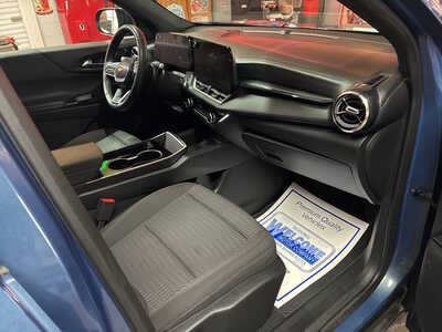 2025 Chevrolet Equinox, $24900. Photo 11