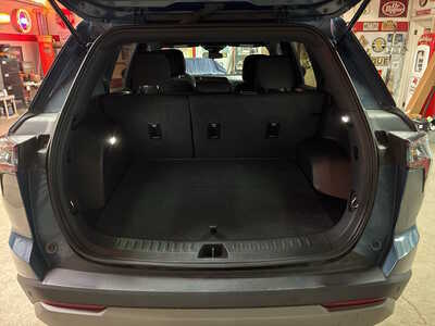 2025 Chevrolet Equinox, $24900. Photo 7