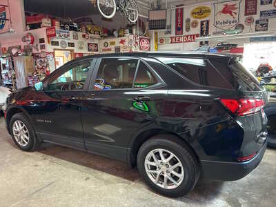 2023 Chevrolet Equinox, $17995. Photo 5