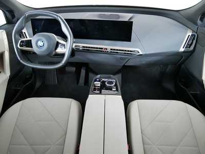 2023 BMW iX, $70000. Photo 10
