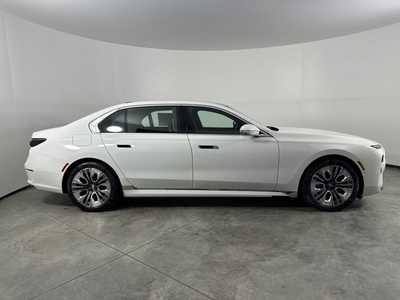 2024 BMW i7, $130220. Photo 2