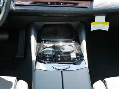 2024 BMW i5, $72960. Photo 8