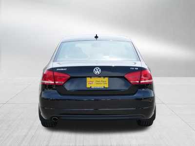 2015 Volkswagen Passat, $12698. Photo 6