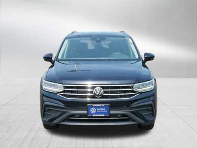 2022 Volkswagen Tiguan, $22998. Photo 2