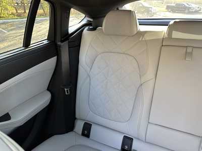 2025 BMW X6, $99425. Photo 9
