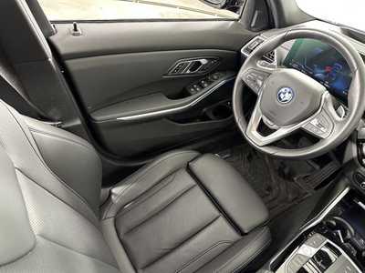 2023 BMW 3 Series, $35998. Photo 9
