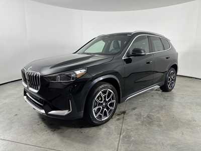2025 BMW X1, $47080. Photo 3