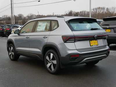 2025 Volkswagen Taos, $27346. Photo 2