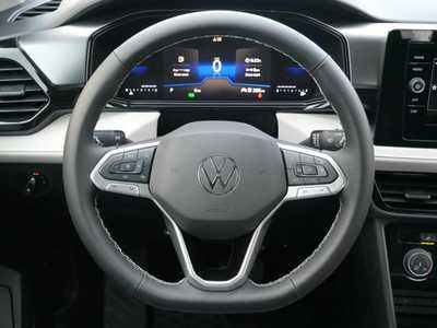2025 Volkswagen Taos, $27346. Photo 6