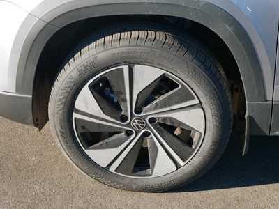 2025 Volkswagen Taos, $31500. Photo 3