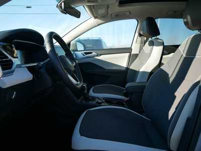 2025 Volkswagen Taos, $31500. Photo 4