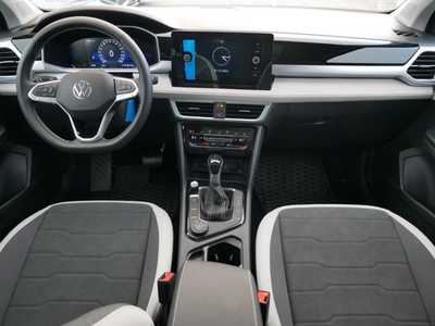 2025 Volkswagen Taos, $31678. Photo 8