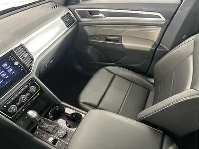 2022 Volkswagen Atlas, $30998. Photo 11