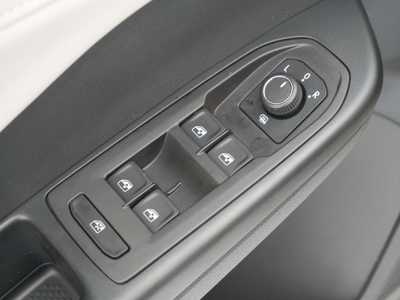 2025 Volkswagen Taos, $31621. Photo 4