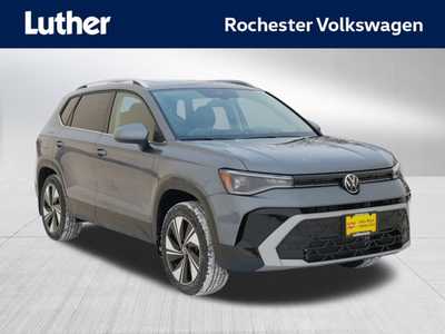2025 Volkswagen Taos, $31621. Photo 1