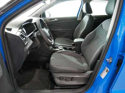 2025 Volkswagen Taos, $33356. Photo 9