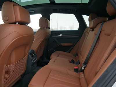 2025 Audi Q5, $50180. Photo 5