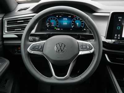 2025 Volkswagen Atlas, $42693. Photo 9