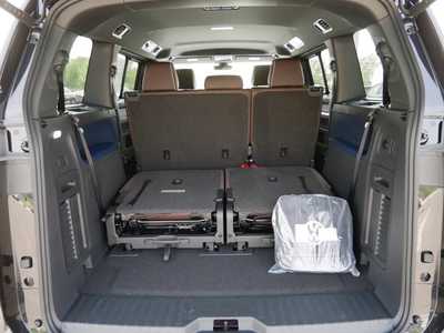 2025 Volkswagen ID. Buzz, $57780. Photo 10