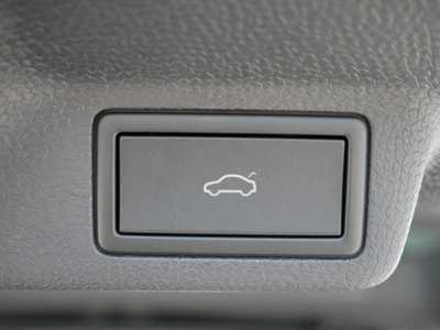 2025 Volkswagen ID. Buzz, $57780. Photo 11