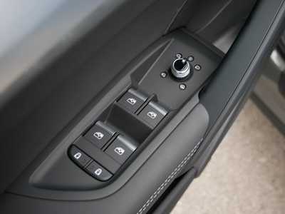 2025 Audi Q5, $55340. Photo 5