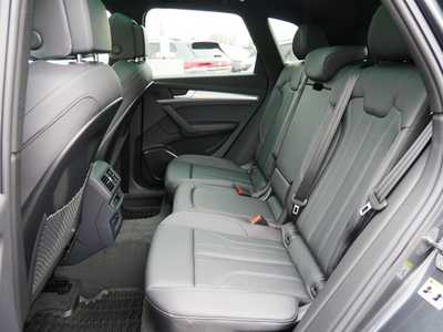 2025 Audi Q5, $49650. Photo 6