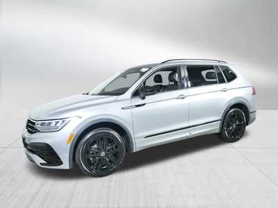 2022 Volkswagen Tiguan, $27998. Photo 3
