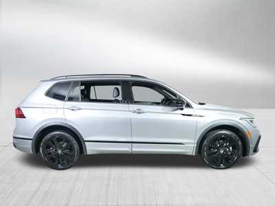 2022 Volkswagen Tiguan, $27998. Photo 8