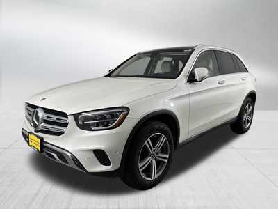 2021 Mercedes-Benz GLC-Class, $30000. Photo 3