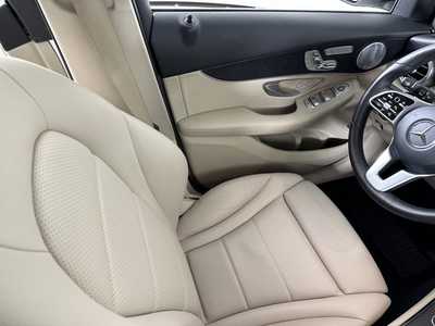 2021 Mercedes-Benz GLC-Class, $30000. Photo 9