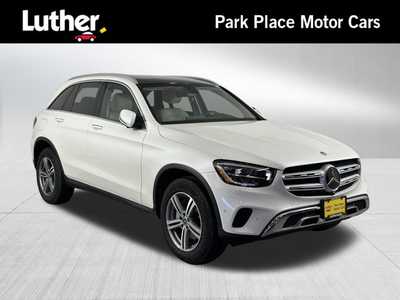 2021 Mercedes-Benz GLC-Class, $30000. Photo 1