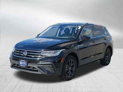 2024 Volkswagen Tiguan, $29498. Photo 3