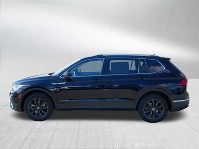 2024 Volkswagen Tiguan, $29498. Photo 4