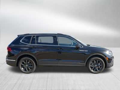 2024 Volkswagen Tiguan, $29498. Photo 8