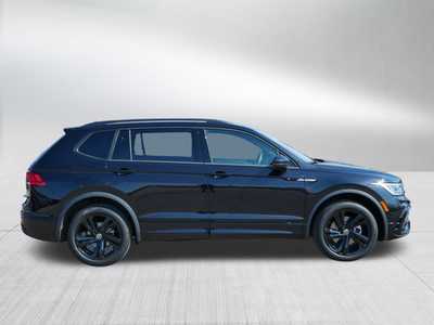 2024 Volkswagen Tiguan, $31798. Photo 8