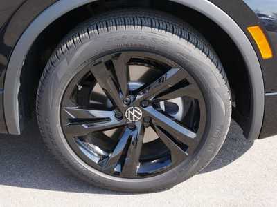 2024 Volkswagen Tiguan, $31798. Photo 9