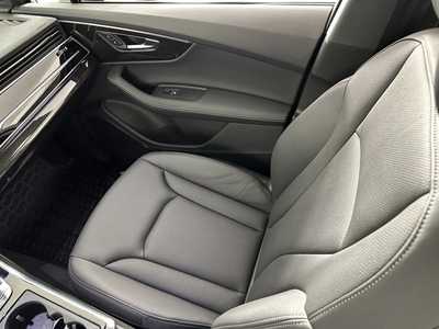 2025 Audi Q7, $63998. Photo 11